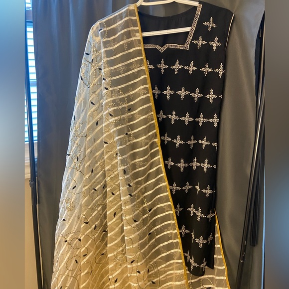 Assorted Indian tops - Picture 5 of 16